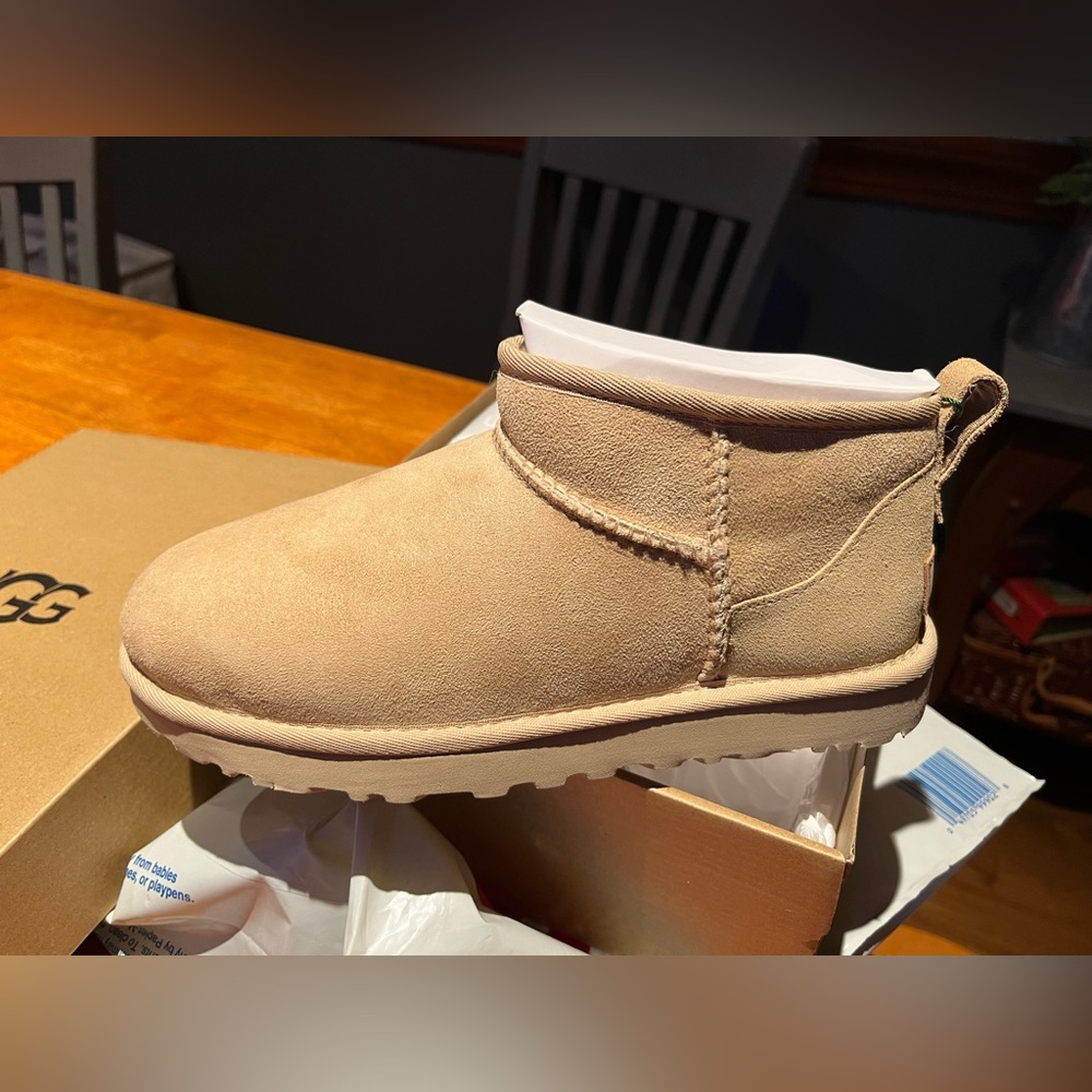 NWT Authentic UGG Ultra Mini in Brown Driftwood